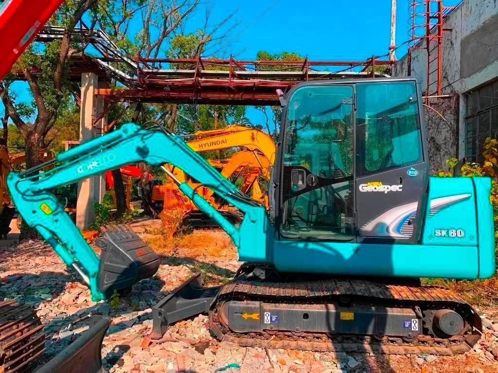 Kobelco SK 60 - Верижен багер: снимка 1 Kobelco SK 60 - Верижен багер: снимка 1