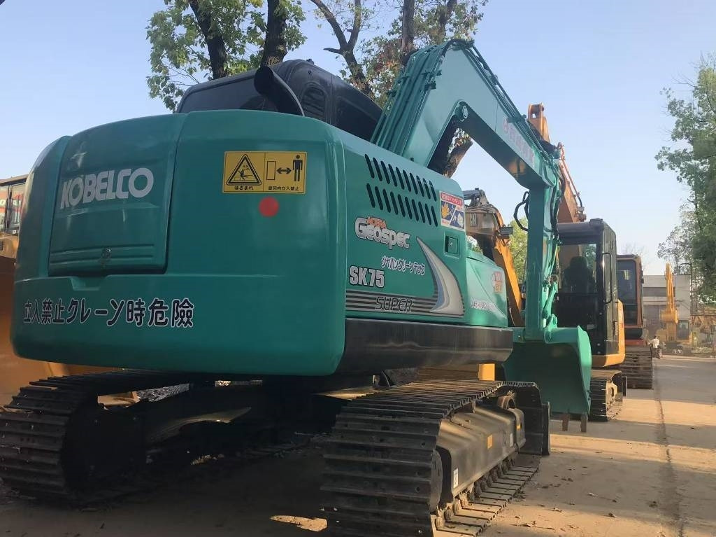 Kobelco SK 75 - Мини багер: снимка 3 Kobelco SK 75 - Мини багер: снимка 3