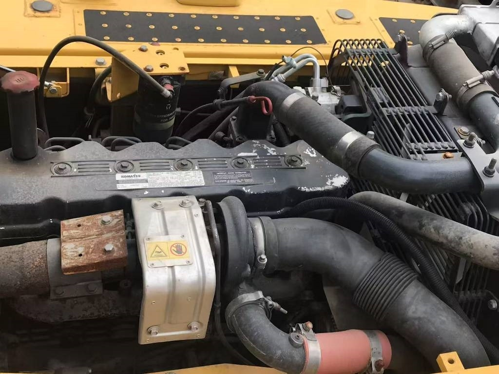 Komatsu PC 200-8 - Верижен багер: снимка 5 Komatsu PC 200-8 - Верижен багер: снимка 5