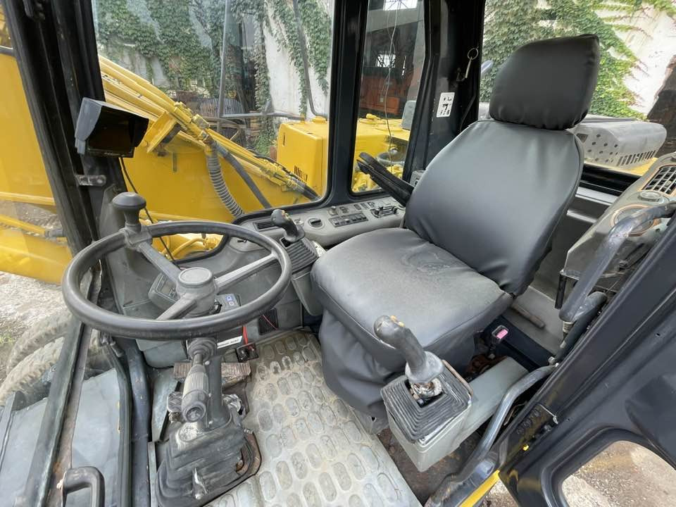 Komatsu PW160-8 - Колесен багер: снимка 5 Komatsu PW160-8 - Колесен багер: снимка 5