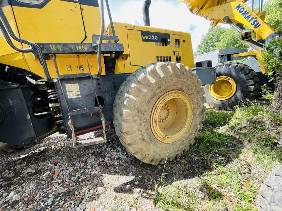 Komatsu WA320-8 - Колесен товарач: снимка 3 Komatsu WA320-8 - Колесен товарач: снимка 3