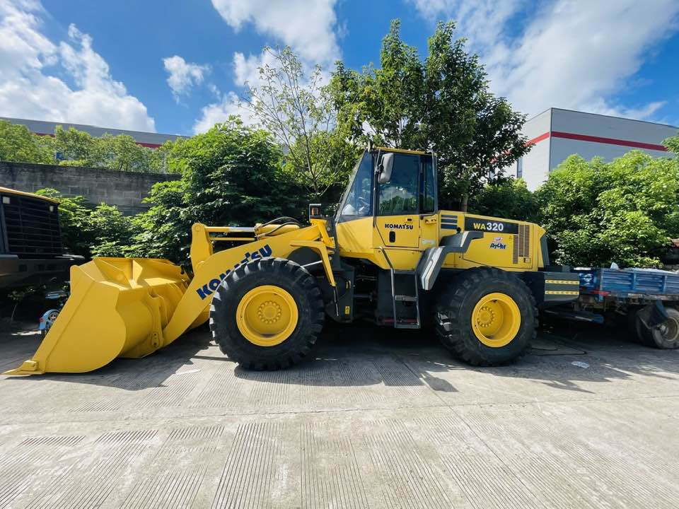 Komatsu WA320-8 - Колесен товарач: снимка 1 Komatsu WA320-8 - Колесен товарач: снимка 1