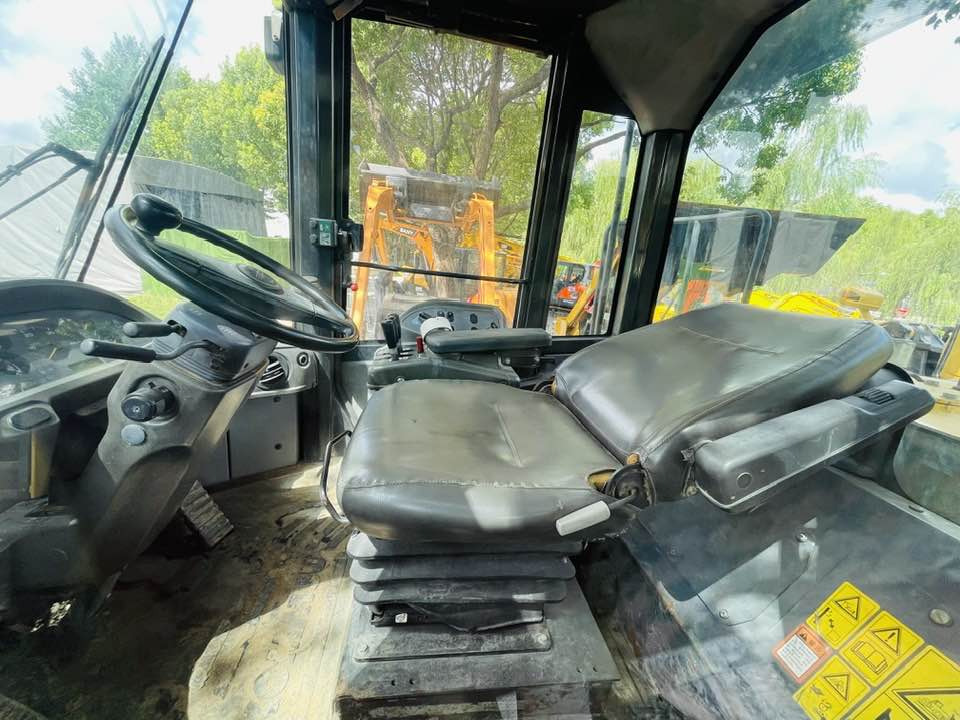 Komatsu WA380-8 - Колесен товарач: снимка 1 Komatsu WA380-8 - Колесен товарач: снимка 1