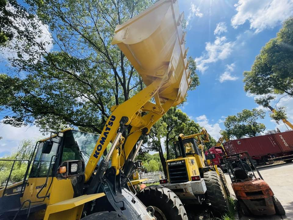 Komatsu WA380-8 - Колесен товарач: снимка 4 Komatsu WA380-8 - Колесен товарач: снимка 4