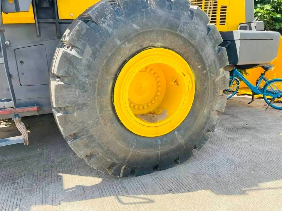 Komatsu wa470 - Колесен товарач: снимка 4 Komatsu wa470 - Колесен товарач: снимка 4