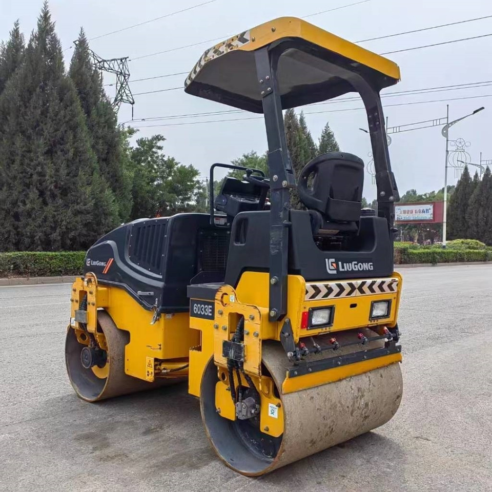 Liugong 6033E - Пътен валяк: снимка 3 Liugong 6033E - Пътен валяк: снимка 3