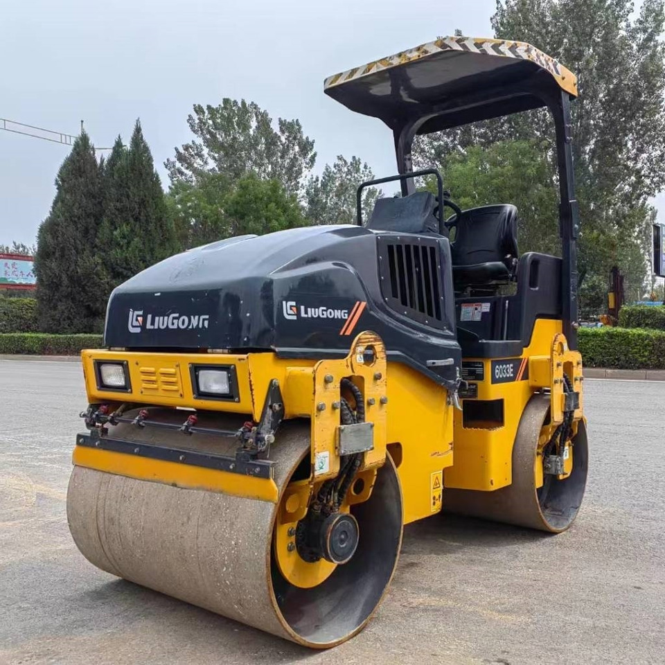 Liugong 6033E - Пътен валяк: снимка 2 Liugong 6033E - Пътен валяк: снимка 2