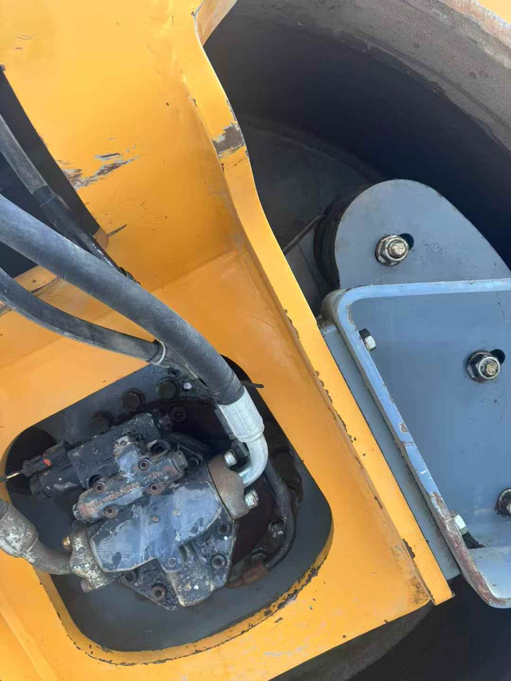 SANY STR130C-8C - Пътен валяк: снимка 3 SANY STR130C-8C - Пътен валяк: снимка 3