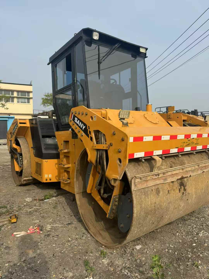 SANY STR130C-8C - Пътен валяк: снимка 1 SANY STR130C-8C - Пътен валяк: снимка 1