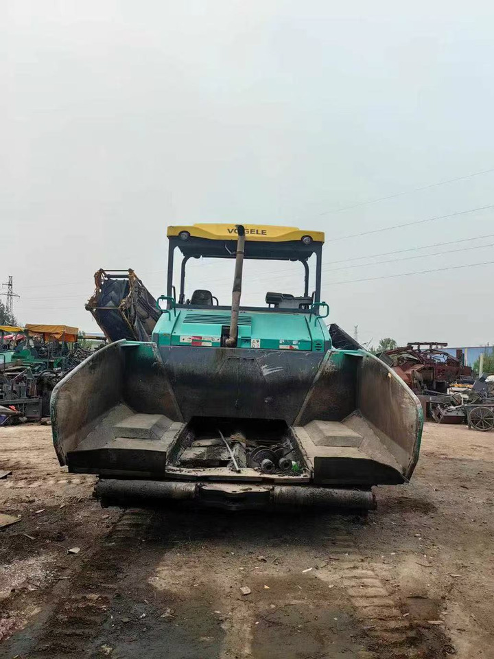 Vogele SUPER 1880-3L - Асфалтополагач: снимка 2 Vogele SUPER 1880-3L - Асфалтополагач: снимка 2