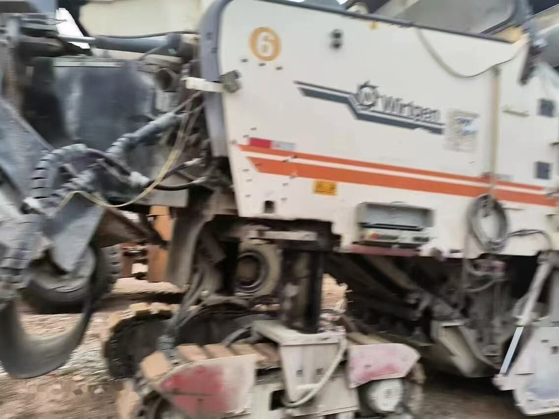 Wirtgen W2100 - Пътна фреза: снимка 5 Wirtgen W2100 - Пътна фреза: снимка 5