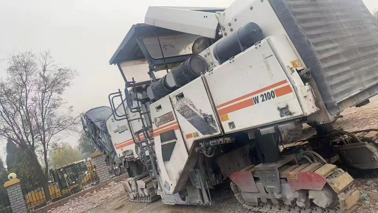 Wirtgen W2100 - Пътна фреза: снимка 4 Wirtgen W2100 - Пътна фреза: снимка 4