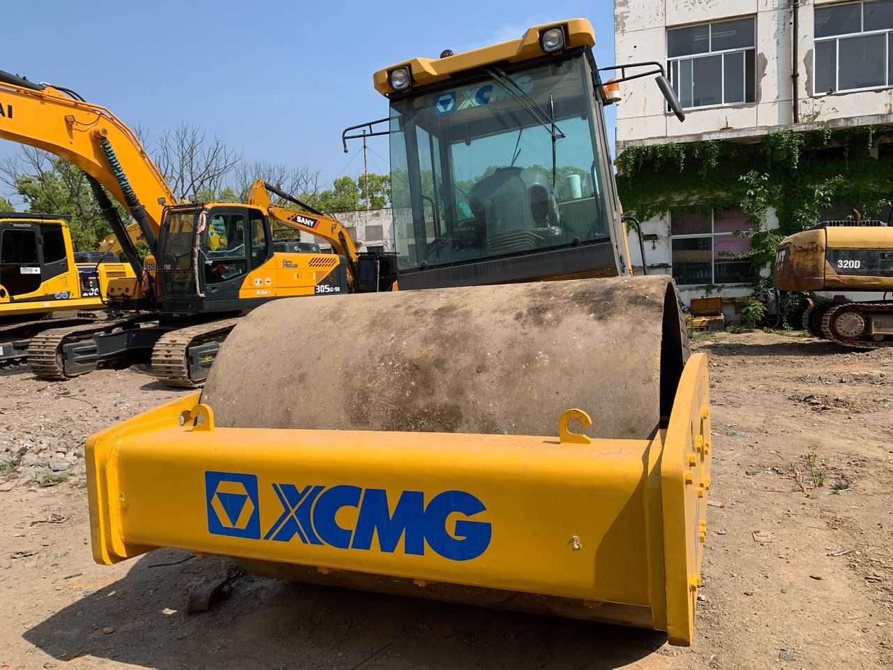 XCMG XS223J - Пътен валяк: снимка 3 XCMG XS223J - Пътен валяк: снимка 3