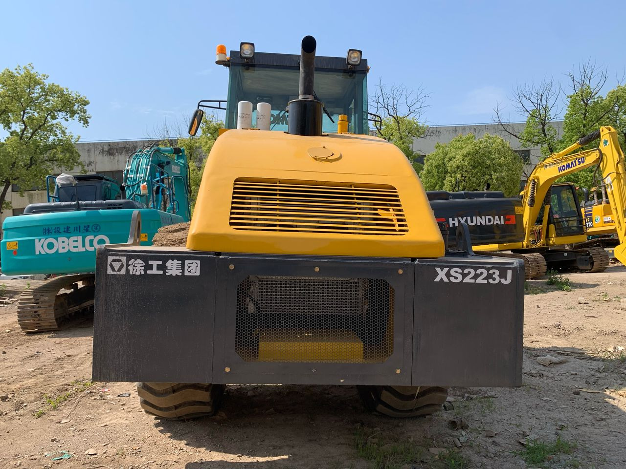 XCMG XS223J - Пътен валяк: снимка 4 XCMG XS223J - Пътен валяк: снимка 4