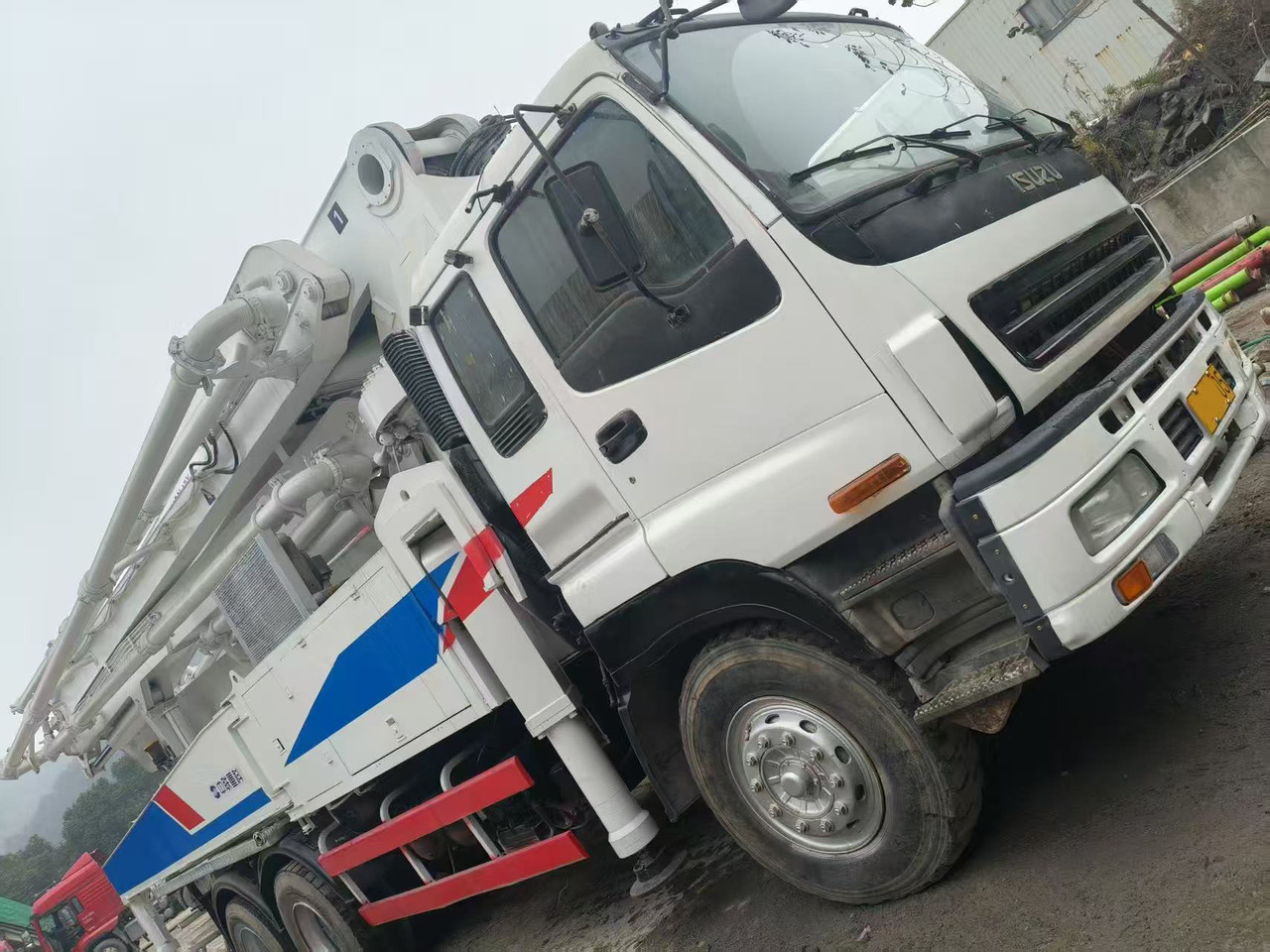 ZOOMLION ZLJ5335THB - Бетон помпа: снимка 2 ZOOMLION ZLJ5335THB - Бетон помпа: снимка 2