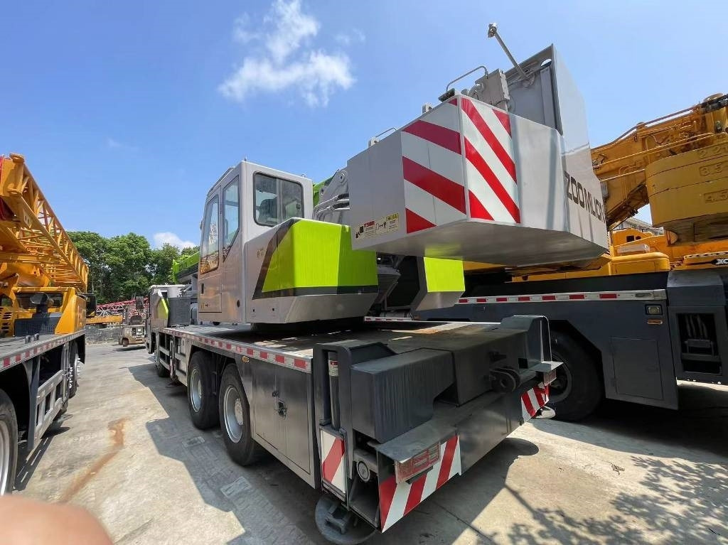 Zoomlion ZCT251V - Кран за всякакви терени: снимка 3 Zoomlion ZCT251V - Кран за всякакви терени: снимка 3