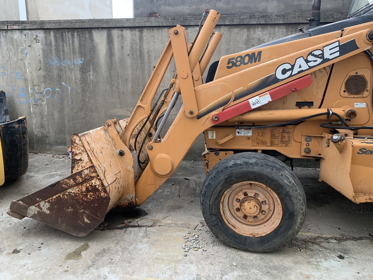 Case 580M - Багер-товарач: снимка 4 Case 580M - Багер-товарач: снимка 4