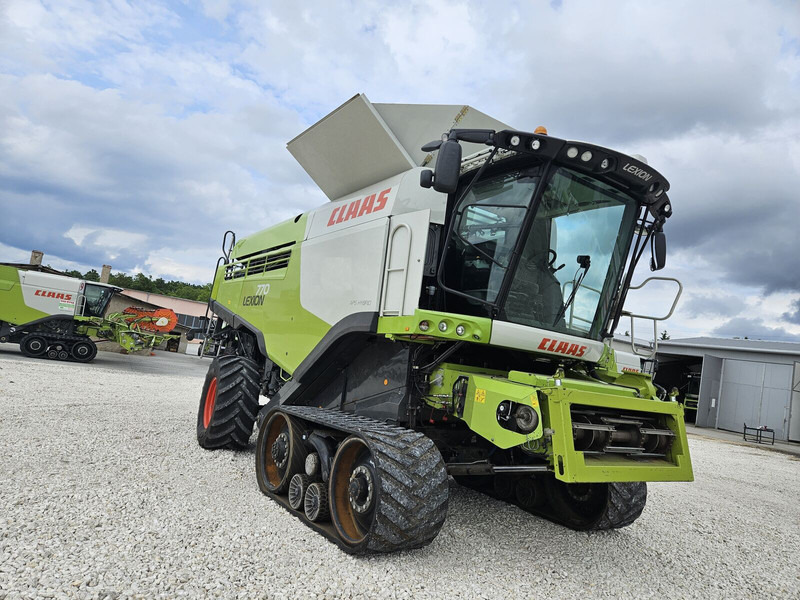 Claas Lexion 770 TT / VARIO 12M - Зърнокомбайн: снимка 1 Claas Lexion 770 TT / VARIO 12M - Зърнокомбайн: снимка 1