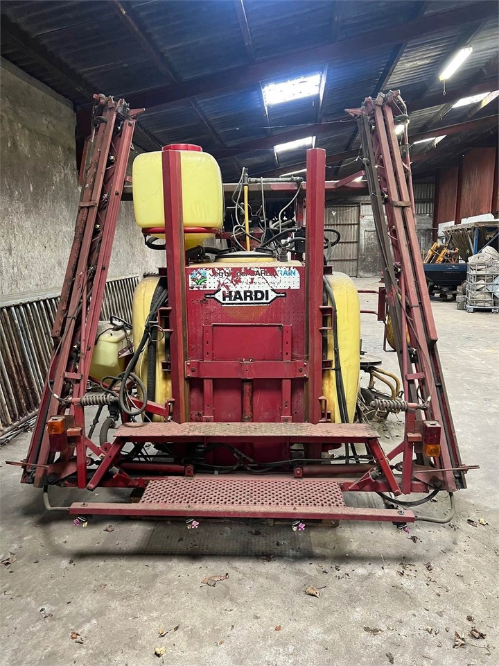 Hardi 800 L MED 12 BOM - Навесна пръскачка: снимка 2 Hardi 800 L MED 12 BOM - Навесна пръскачка: снимка 2