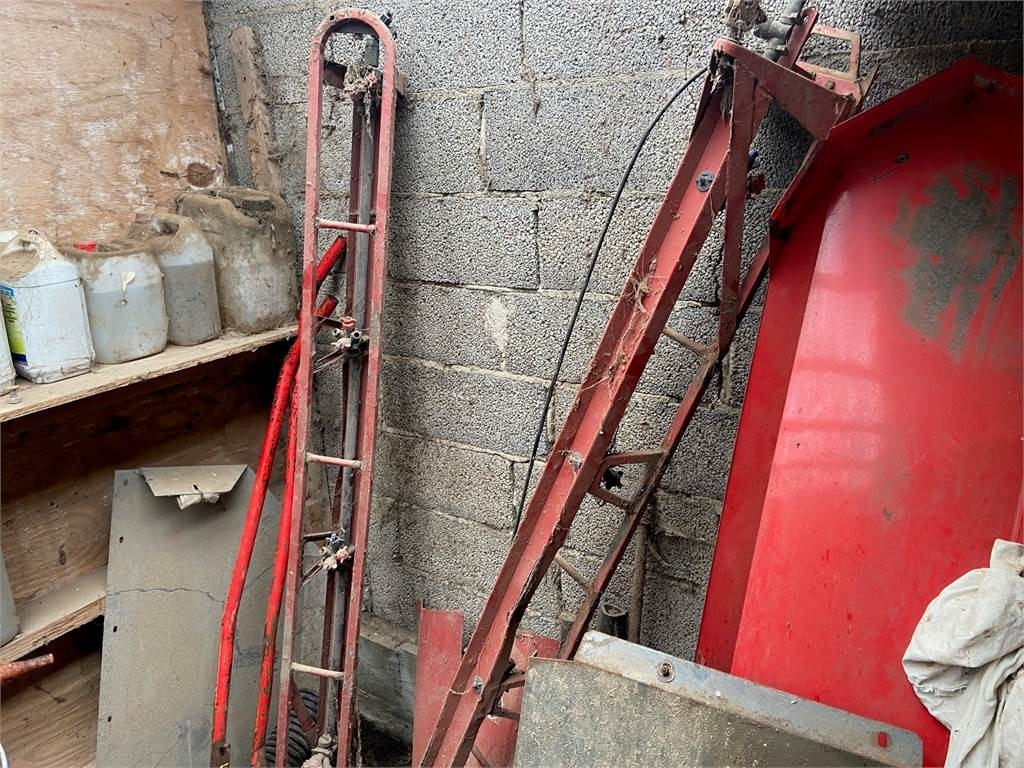 Hardi COMANDER 2800 L 24 M - Прикачна пръскачка: снимка 5 Hardi COMANDER 2800 L 24 M - Прикачна пръскачка: снимка 5