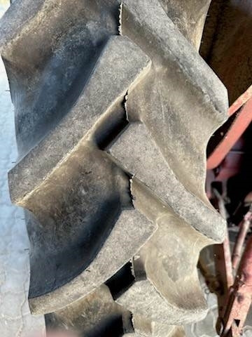 International 474 M.FRONTLÆSSER - Трактор: снимка 4 International 474 M.FRONTLÆSSER - Трактор: снимка 4