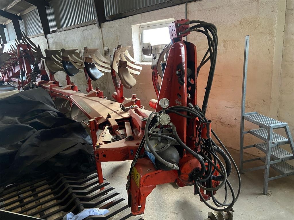 Kuhn VARI-MASTER 153 4+1 - Плуг: снимка 1 Kuhn VARI-MASTER 153 4+1 - Плуг: снимка 1