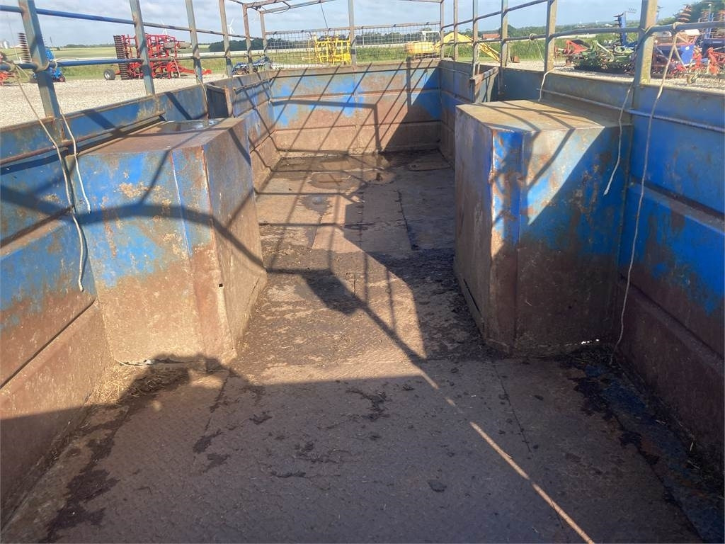 NOC AGRO 8M KREATURVOGN - За превоз на животни ремарке: снимка 4 NOC AGRO 8M KREATURVOGN - За превоз на животни ремарке: снимка 4