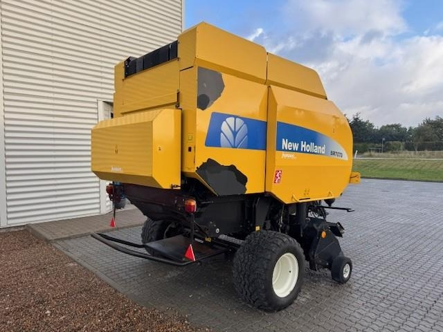 New Holland BR7070 - Рулонна сламопреса: снимка 3 New Holland BR7070 - Рулонна сламопреса: снимка 3