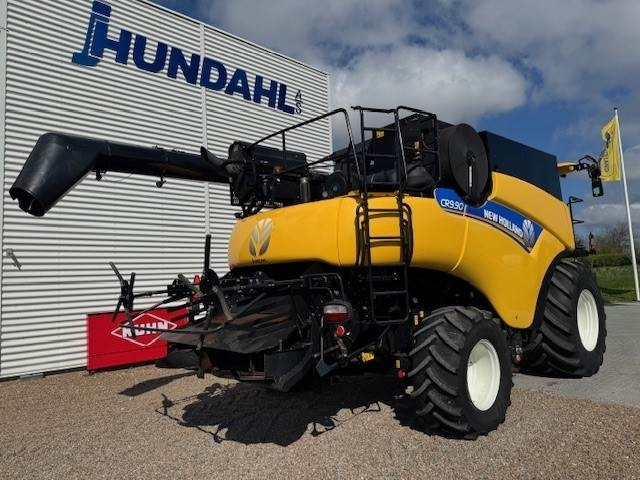 New Holland CR9.90 TIER4 - Зърнокомбайн: снимка 3 New Holland CR9.90 TIER4 - Зърнокомбайн: снимка 3