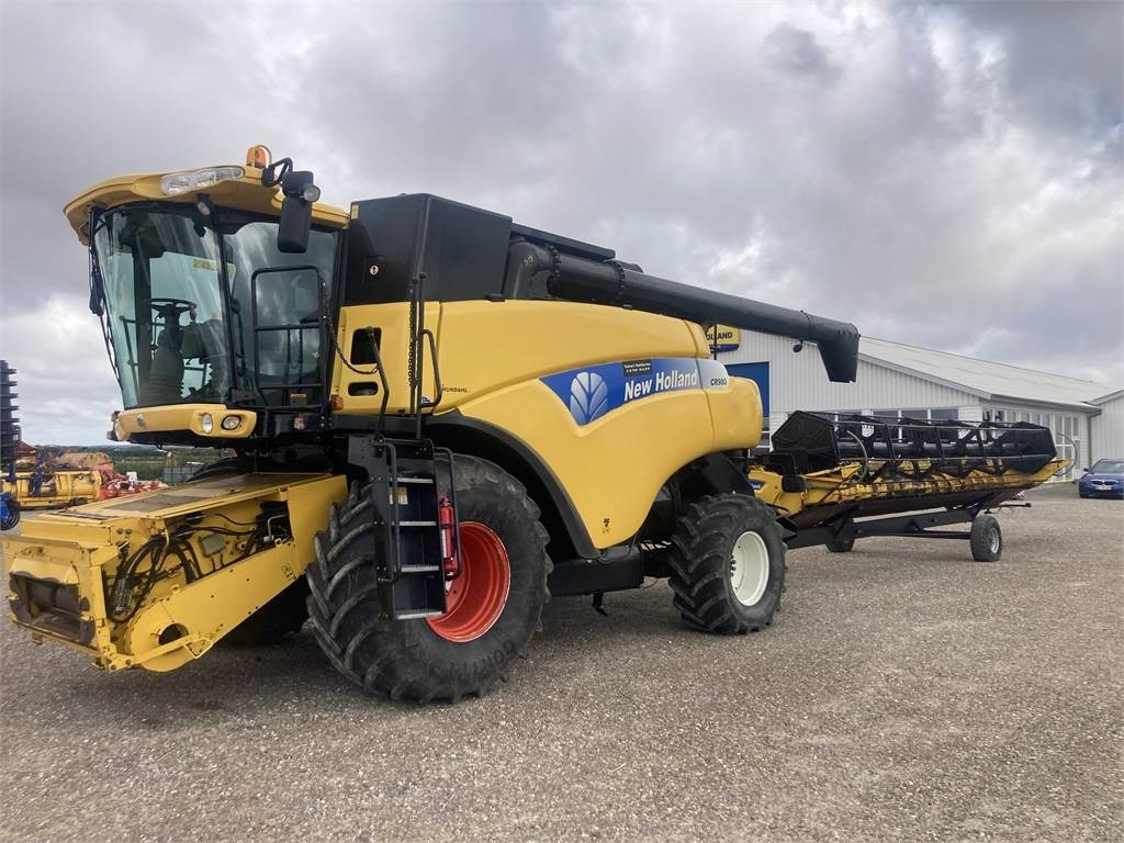 New Holland CR980SLH - Зърнокомбайн: снимка 5 New Holland CR980SLH - Зърнокомбайн: снимка 5