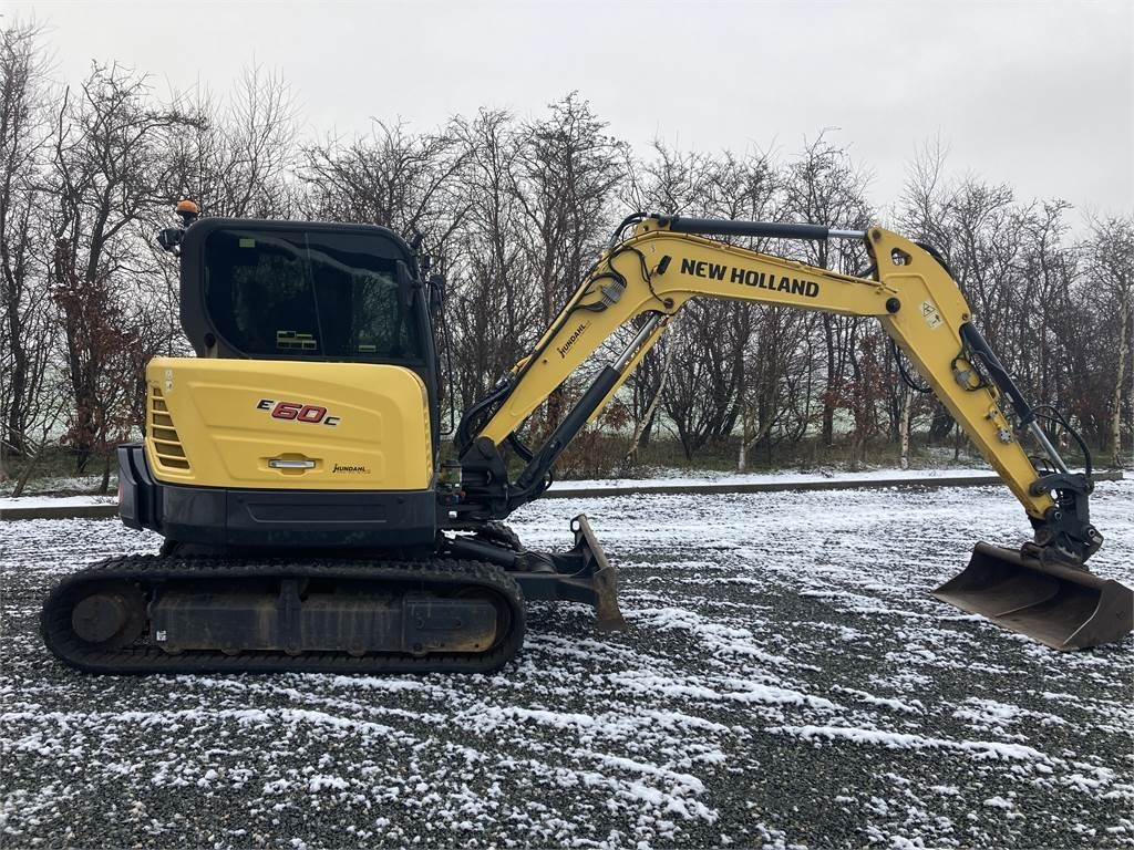 New Holland E60C CAB minigraver - Мини багер: снимка 1 New Holland E60C CAB minigraver - Мини багер: снимка 1