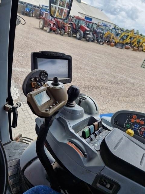 New Holland T6090RCSS SWII - Трактор: снимка 5 New Holland T6090RCSS SWII - Трактор: снимка 5