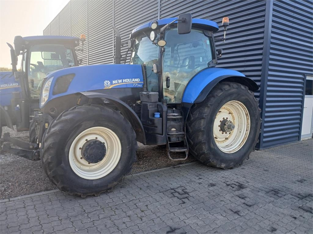 New Holland T7.260 PC SWII - Трактор: снимка 1 New Holland T7.260 PC SWII - Трактор: снимка 1