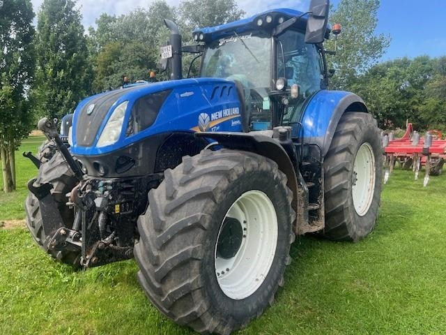 New Holland T7.315 AC - Трактор: снимка 1 New Holland T7.315 AC - Трактор: снимка 1