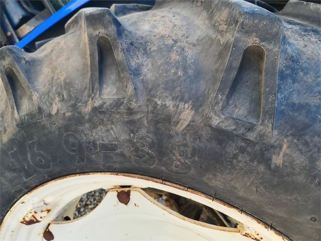 Трактор New Holland TL100-4WD: снимка 8