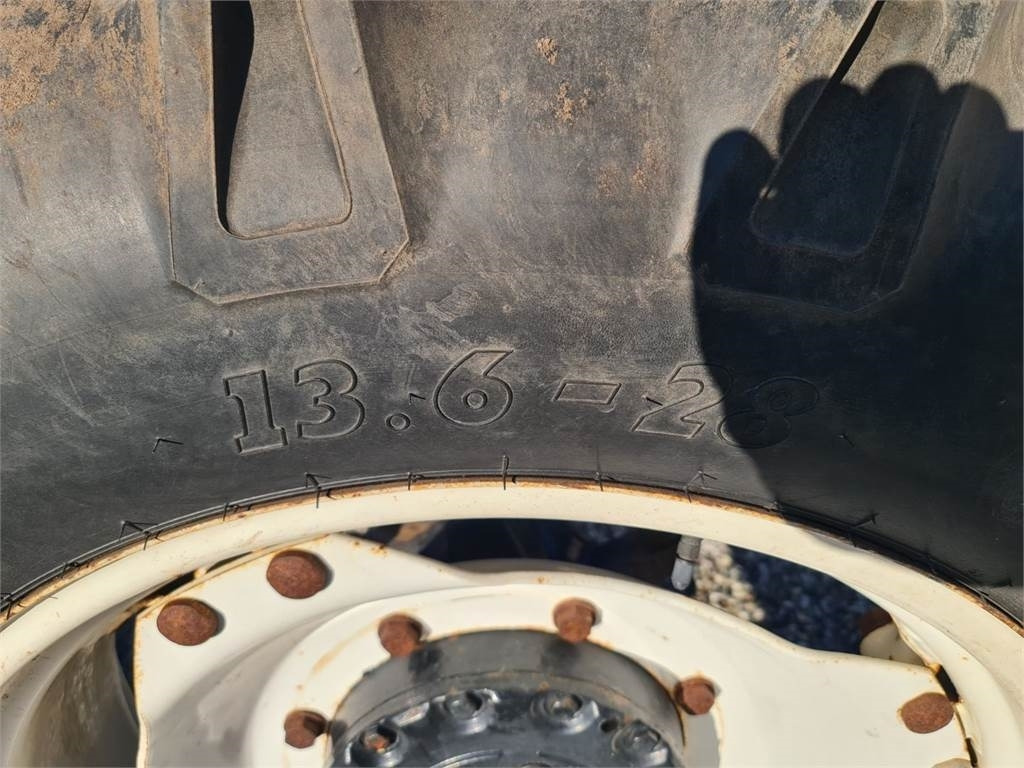 Трактор New Holland TL100-4WD: снимка 7