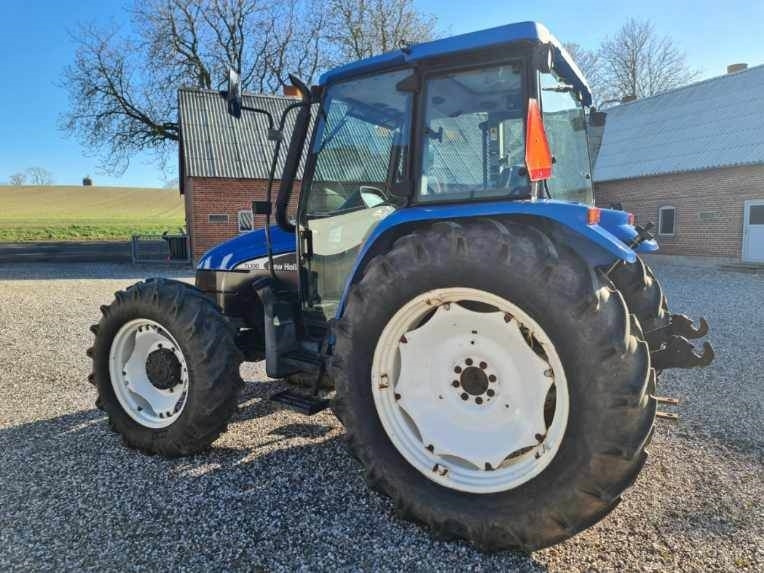 New Holland TL100-4WD - Трактор: снимка 2 New Holland TL100-4WD - Трактор: снимка 2