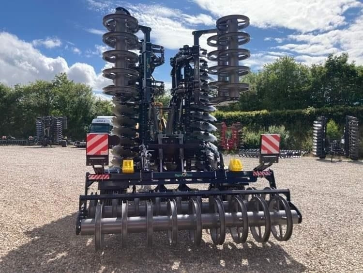 Agro-Tom 6 Meter discharve - Дискова брана: снимка 4 Agro-Tom 6 Meter discharve - Дискова брана: снимка 4