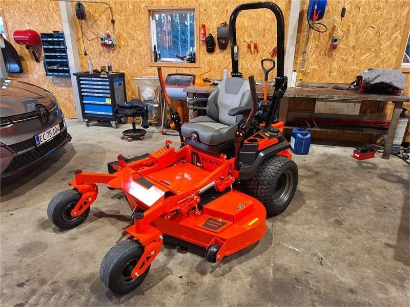 Ariens Zenith 60" SD - Трактор за комунални дейности: снимка 1 Ariens Zenith 60" SD - Трактор за комунални дейности: снимка 1