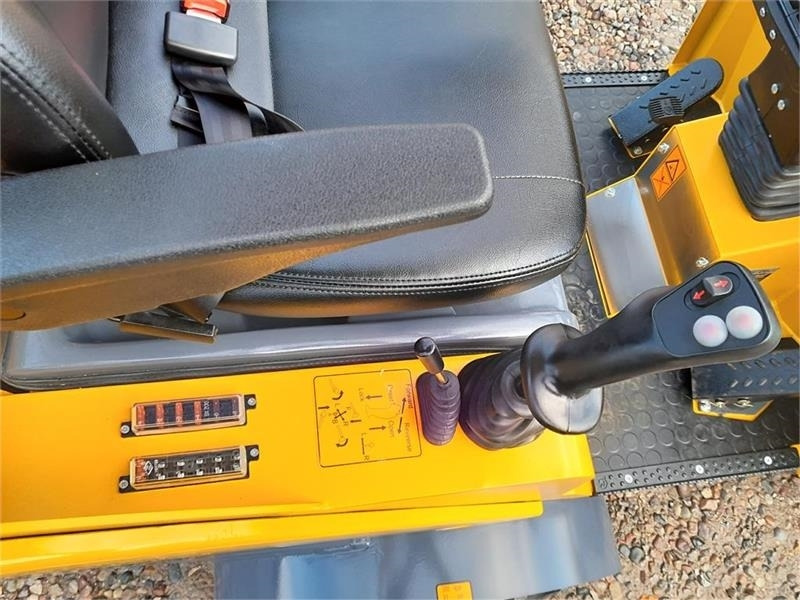 Компактен товарач Eurotrac W11: снимка 9 Компактен товарач Eurotrac W11: снимка 9