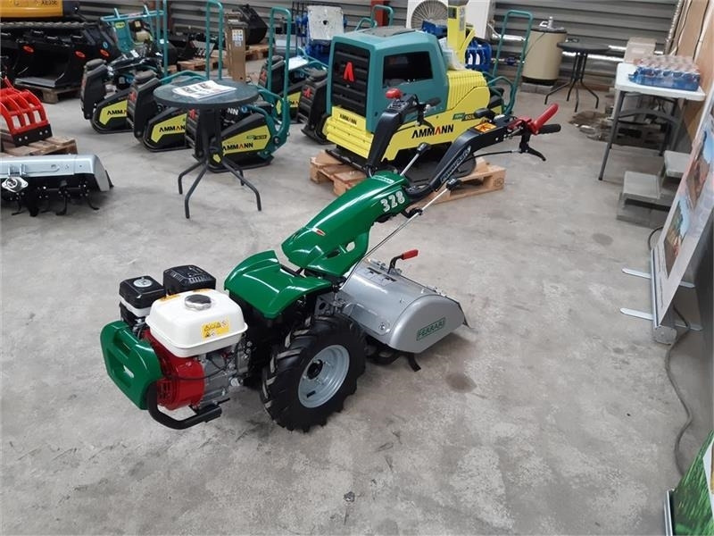 Ferrari 328 - Трактор за комунални дейности: снимка 3 Ferrari 328 - Трактор за комунални дейности: снимка 3