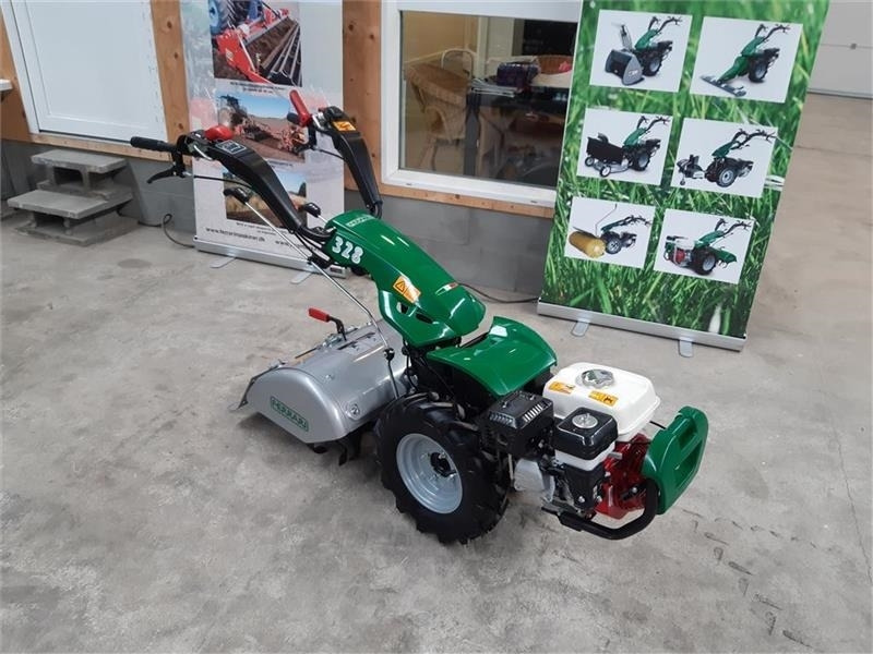 Ferrari 328 - Трактор за комунални дейности: снимка 1 Ferrari 328 - Трактор за комунални дейности: снимка 1