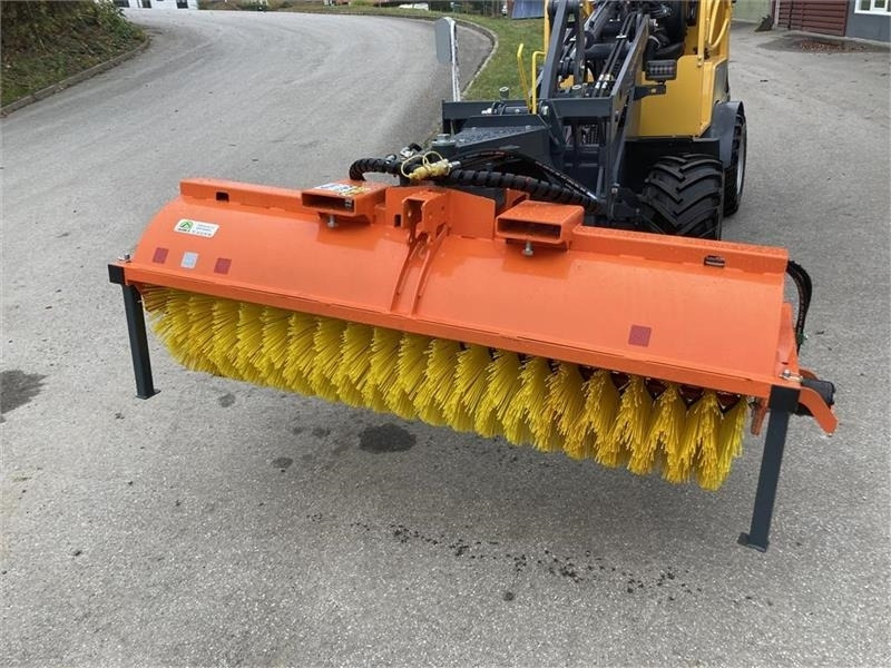 - - - J-Maskiner 180 - Четка: снимка 2 - - - J-Maskiner 180 - Четка: снимка 2