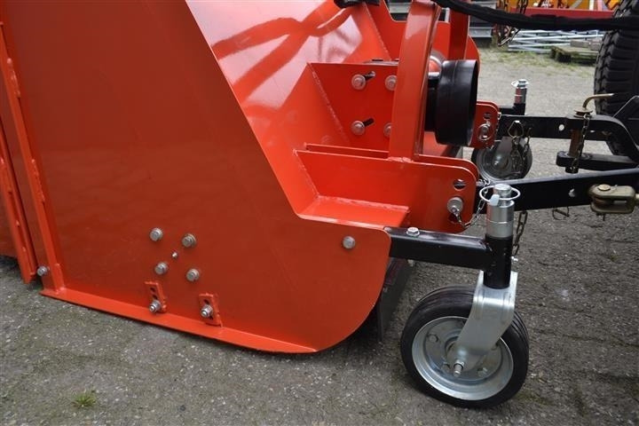 - - - boxer - Прикачен инвентар за Трактор за комунални дейности: снимка 4 - - - boxer - Прикачен инвентар за Трактор за комунални дейности: снимка 4