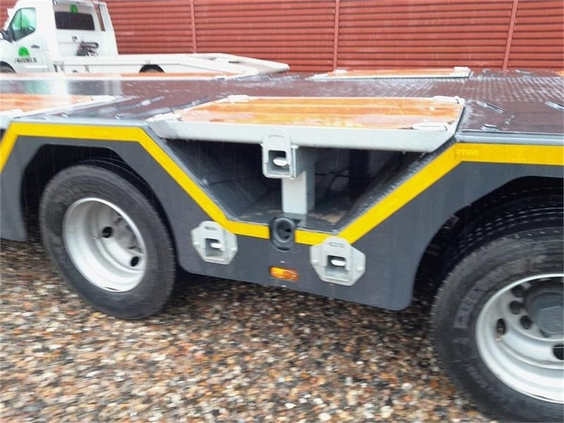 - - - VERTRA - Нискорамна площадка полуремарке: снимка 4 - - - VERTRA - Нискорамна площадка полуремарке: снимка 4