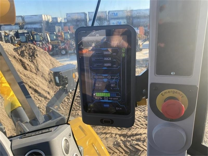 - - - XCMG XC968-EV ELEKTRISK - Колесен товарач: снимка 3 - - - XCMG XC968-EV ELEKTRISK - Колесен товарач: снимка 3