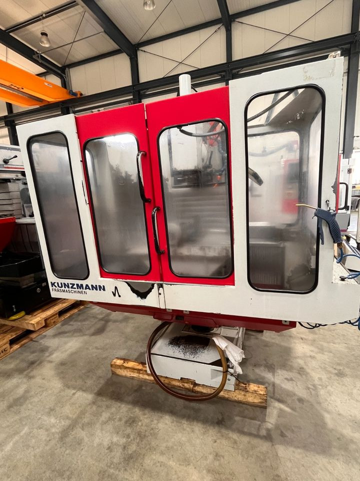 Werkzeugfräsmaschine Fräsmaschine KUNZMANN WF 4/3 TNC124 - Фреза за метал: снимка 1 Werkzeugfräsmaschine Fräsmaschine KUNZMANN WF 4/3 TNC124 - Фреза за метал: снимка 1