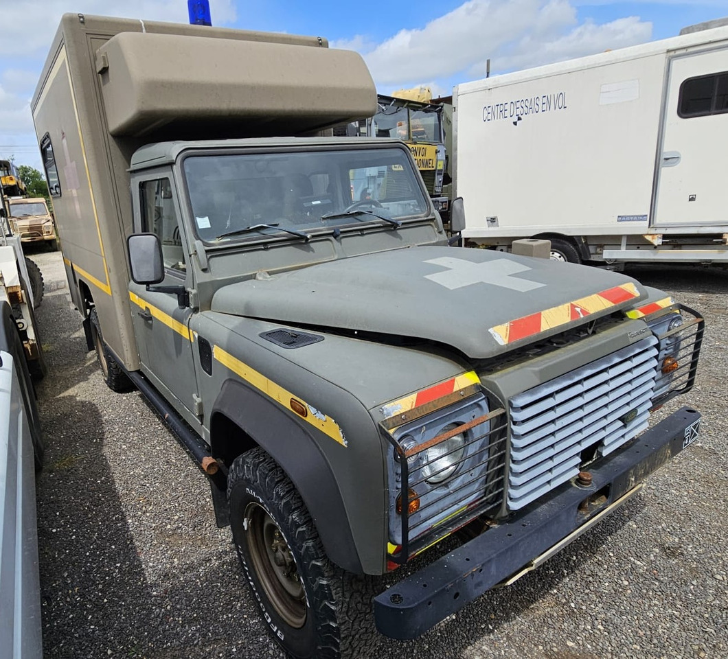 LAND ROVER Défender Ambulance - Лекотоварен автомобил: снимка 1 LAND ROVER Défender Ambulance - Лекотоварен автомобил: снимка 1