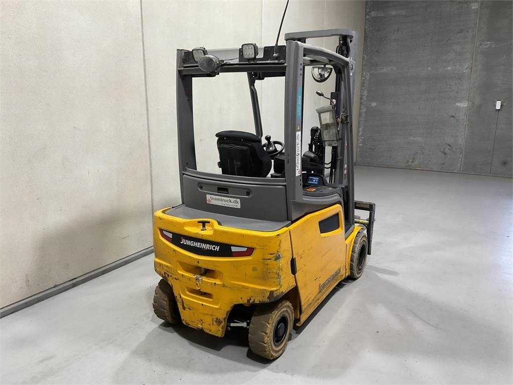 Jungheinrich EFG 320 - Електрокар: снимка 2 Jungheinrich EFG 320 - Електрокар: снимка 2