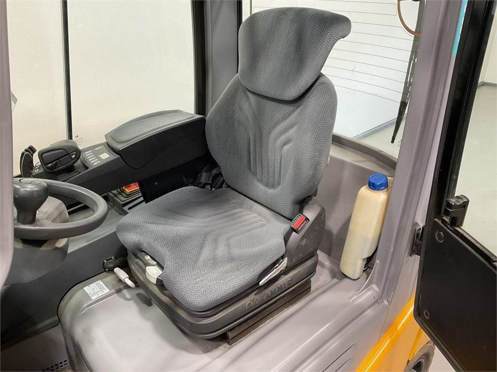 Jungheinrich EFG 320 - Електрокар: снимка 5 Jungheinrich EFG 320 - Електрокар: снимка 5